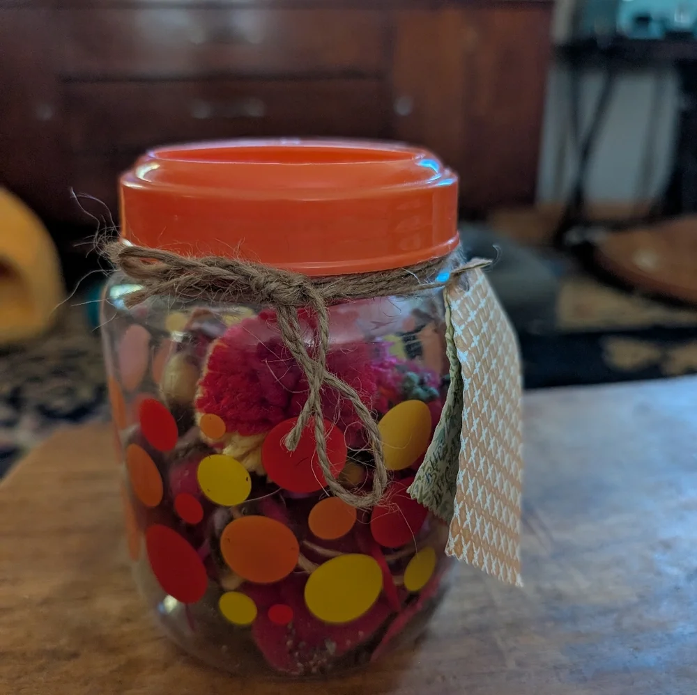 NWT Cat Toy Jar w/ Many Catnip Infused Toys- Toys Rechargeable In Sun Jar